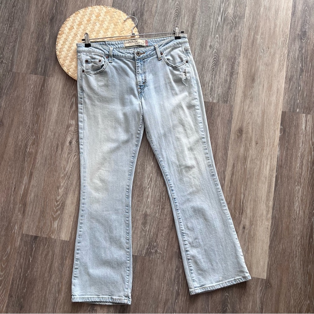 Vintage Y2K‎ Levi’s light wash low rise boot cut jeans